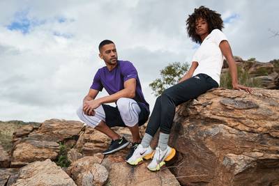 Nike Women's Swoosh Sleeve rLegend Tee - NKDX8734